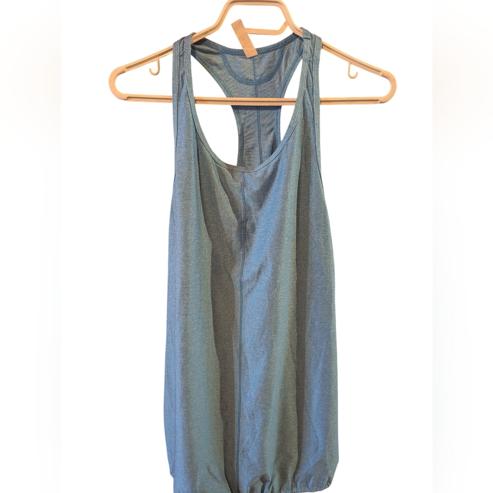 2/22$ under Armour Blue Racerback Tank Top